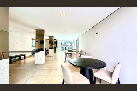 Apartamento à venda com 140m², 2 quartos e 3 vagas Apartamento à venda com 140m², 2 quartos e 3 vagasSalão gourmet