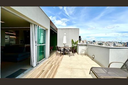 Apartamento à venda com 140m², 2 quartos e 3 vagas Apartamento à venda com 140m², 2 quartos e 3 vagasCobertura