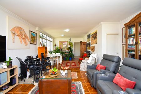 Apartamento à venda com 138m², 3 quartos e 1 vagaSala de estar