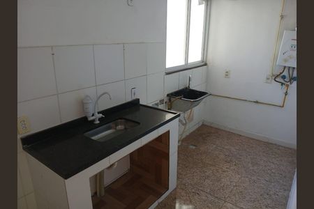 Cozinha de apartamento para alugar com 2 quartos, 65m² em Santa Cruz, Rio de Janeiro