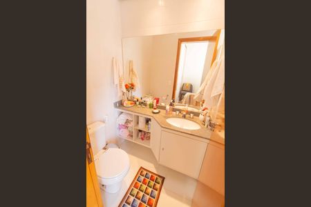 Apartamento à venda com 135m², 3 quartos e 3 vagasBanheiro da Suíte 2