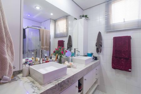 Apartamento à venda com 135m², 3 quartos e 3 vagasBanheiro da Suíte 1