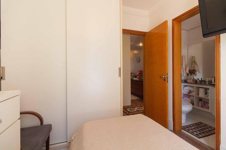 Apartamento à venda com 135m², 3 quartos e 3 vagasSuíte 2