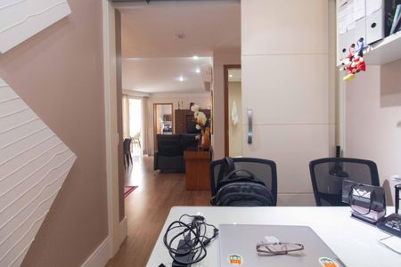 Apartamento à venda com 135m², 3 quartos e 3 vagasEscritório