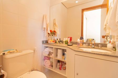 Apartamento à venda com 135m², 3 quartos e 3 vagasBanheiro da Suíte 2