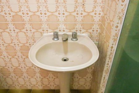 Apartamento para alugar com 77m², 2 quartos e sem vagaBanheiro