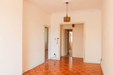 Apartamento para alugar com 77m², 2 quartos e sem vagaSala