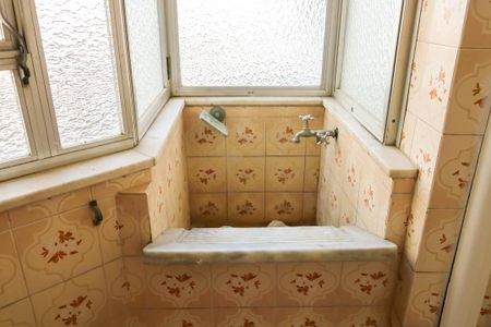 Apartamento para alugar com 77m², 2 quartos e sem vagaÁrea de Serviço