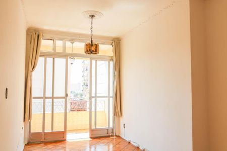 Apartamento para alugar com 77m², 2 quartos e sem vagaSala