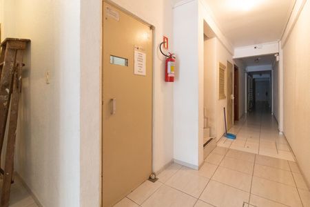 Apartamento à venda com 37m², 1 quarto e sem vagaElevador