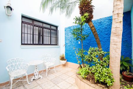 Casa à venda com 350m², 4 quartos e 3 vagas Casa à venda com 350m², 4 quartos e 3 vagasQuintal