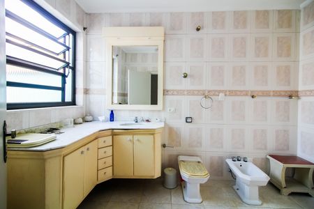 Casa à venda com 350m², 4 quartos e 3 vagas Casa à venda com 350m², 4 quartos e 3 vagasBanheiro 1
