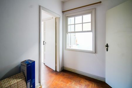 Casa à venda com 350m², 4 quartos e 3 vagas Casa à venda com 350m², 4 quartos e 3 vagasQuarto 4 - Closet