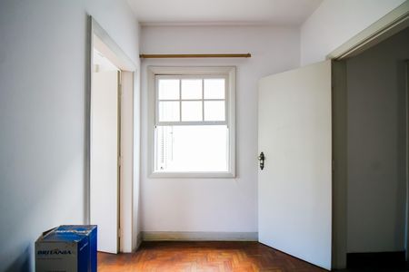 Casa à venda com 350m², 4 quartos e 3 vagas Casa à venda com 350m², 4 quartos e 3 vagasQuarto 4 - Closet