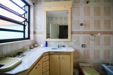 Casa à venda com 350m², 4 quartos e 3 vagas Casa à venda com 350m², 4 quartos e 3 vagasBanheiro 1