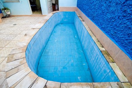Casa à venda com 350m², 4 quartos e 3 vagas Casa à venda com 350m², 4 quartos e 3 vagasQuintal
