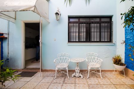Casa à venda com 350m², 4 quartos e 3 vagas Casa à venda com 350m², 4 quartos e 3 vagasQuintal