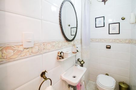 Casa à venda com 350m², 4 quartos e 3 vagas Casa à venda com 350m², 4 quartos e 3 vagasBanheiro 2 - Lavabo