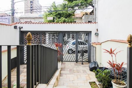 Casa à venda com 350m², 4 quartos e 3 vagas Casa à venda com 350m², 4 quartos e 3 vagasGaragem/Entrada/Fachada