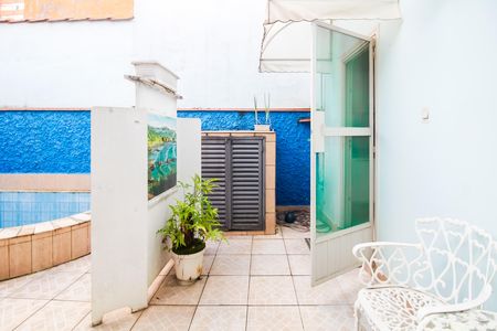 Casa à venda com 350m², 4 quartos e 3 vagas Casa à venda com 350m², 4 quartos e 3 vagasQuintal