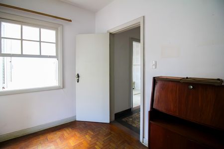 Casa à venda com 350m², 4 quartos e 3 vagas Casa à venda com 350m², 4 quartos e 3 vagasQuarto 4 - Closet