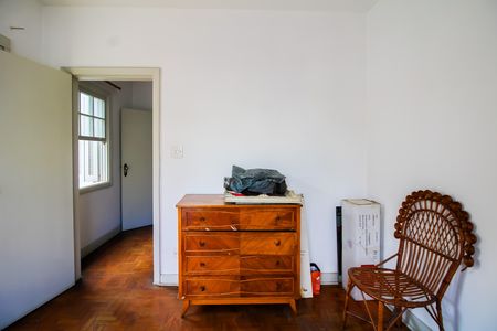 Casa à venda com 350m², 4 quartos e 3 vagas Casa à venda com 350m², 4 quartos e 3 vagasQuarto 3