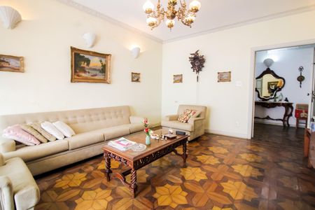 Casa à venda com 350m², 4 quartos e 3 vagas Casa à venda com 350m², 4 quartos e 3 vagasSala 1