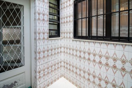Casa à venda com 350m², 4 quartos e 3 vagas Casa à venda com 350m², 4 quartos e 3 vagasJardim de Inverno