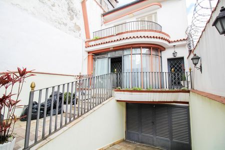 Casa à venda com 350m², 4 quartos e 3 vagas Casa à venda com 350m², 4 quartos e 3 vagasGaragem/Entrada/Fachada