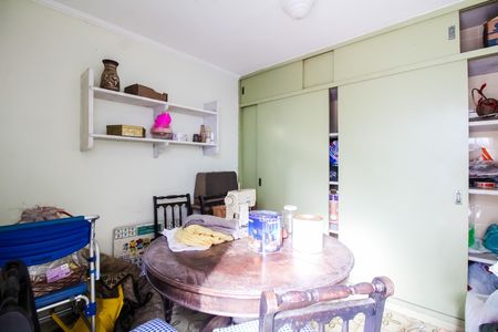 Casa à venda com 350m², 4 quartos e 3 vagas Casa à venda com 350m², 4 quartos e 3 vagasArea de Serviço - Quarto