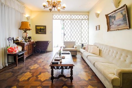 Casa à venda com 350m², 4 quartos e 3 vagas Casa à venda com 350m², 4 quartos e 3 vagasSala 1