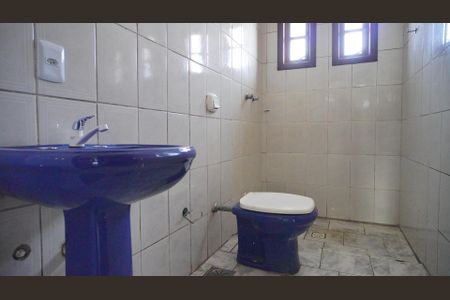 Apartamento para alugar com 250m², 3 quartos e 4 vagasBanheiro 2 social corredor 