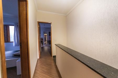 Casa à venda com 90m², 3 quartos e 2 vagasCorredor
