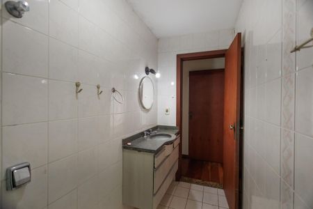 Apartamento para alugar com 156m², 4 quartos e 1 vaga Apartamento para alugar com 156m², 4 quartos e 1 vagaBanheiro Corredor