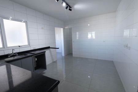Apartamento para alugar com 180m², 4 quartos e 3 vagas