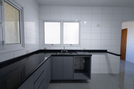 Apartamento para alugar com 180m², 4 quartos e 3 vagas