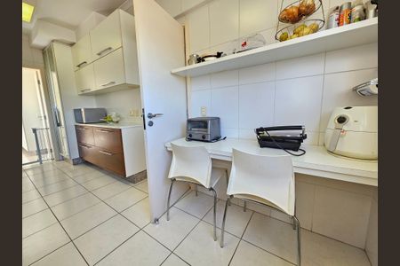 Apartamento à venda com 238m², 4 quartos e 5 vagasCozinha