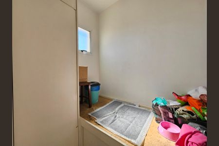 Apartamento à venda com 238m², 4 quartos e 5 vagasQuarto de Serviço