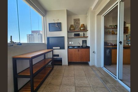 Apartamento à venda com 238m², 4 quartos e 5 vagasChurrasqueira