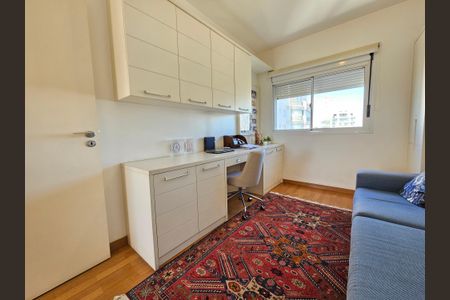 Apartamento à venda com 238m², 4 quartos e 5 vagasQuarto