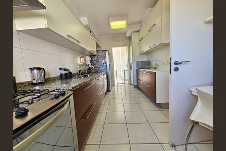 Apartamento à venda com 238m², 4 quartos e 5 vagasCozinha