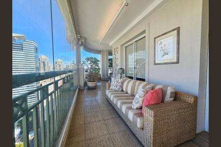 Apartamento à venda com 238m², 4 quartos e 5 vagasSacada