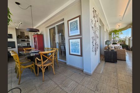 Apartamento à venda com 238m², 4 quartos e 5 vagasSacada