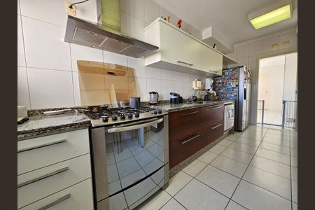 Apartamento à venda com 238m², 4 quartos e 5 vagasCozinha