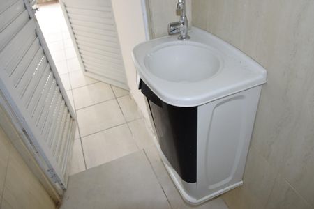 Casa para alugar com 45m², 2 quartos e sem vagaBanheiro