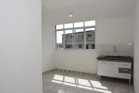 Cozinha de casa para alugar com 2 quartos, 45m² em Jardim Santa Emília, Embu das Artes