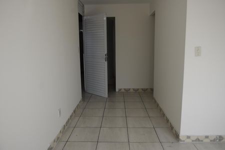 Cozinha de casa para alugar com 2 quartos, 45m² em Jardim Santa Emília, Embu das Artes
