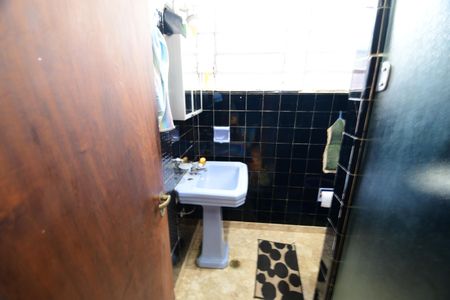 Casa para alugar com 1500m², 3 quartos e 4 vagasBanheiro Social 2