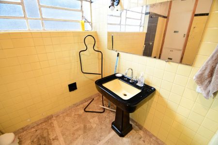 Casa para alugar com 1500m², 3 quartos e 4 vagasBanheiro Social 1