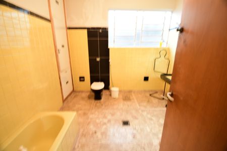 Casa para alugar com 1500m², 3 quartos e 4 vagasBanheiro Social 1